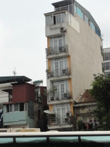 One skinny building!